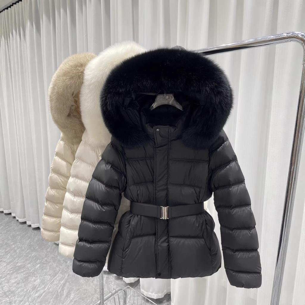 Winter neue Daunenbaumwollkleidung großer Waschbärfellkragen mit Kapuze Taillengürtel Baumwollkleidung verdickt und dünn kältebeständige Jacke Trend