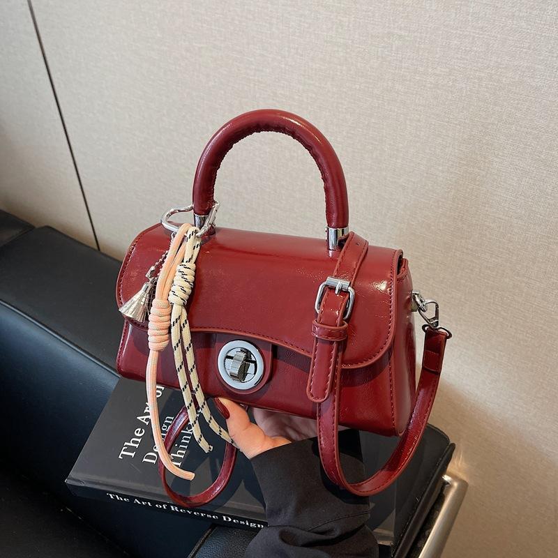 Premium Retro Small Bag Women's New Spring and Summer Versatile Messenger Bag Portable Small Square Bag