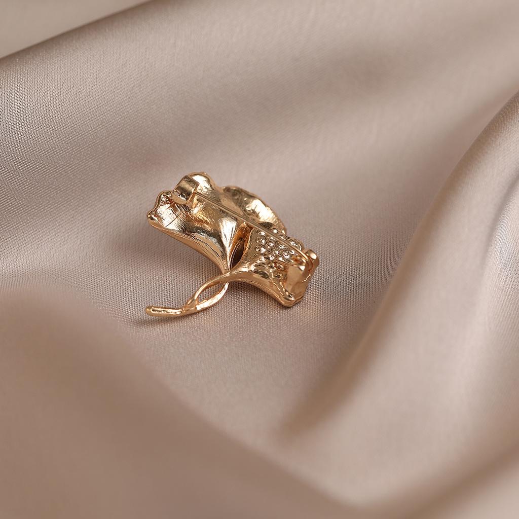 New Ginkgo Leaf Anti-glare Brooch High-end Women's Corsag Pearl Elegance Coat and Suit Pin