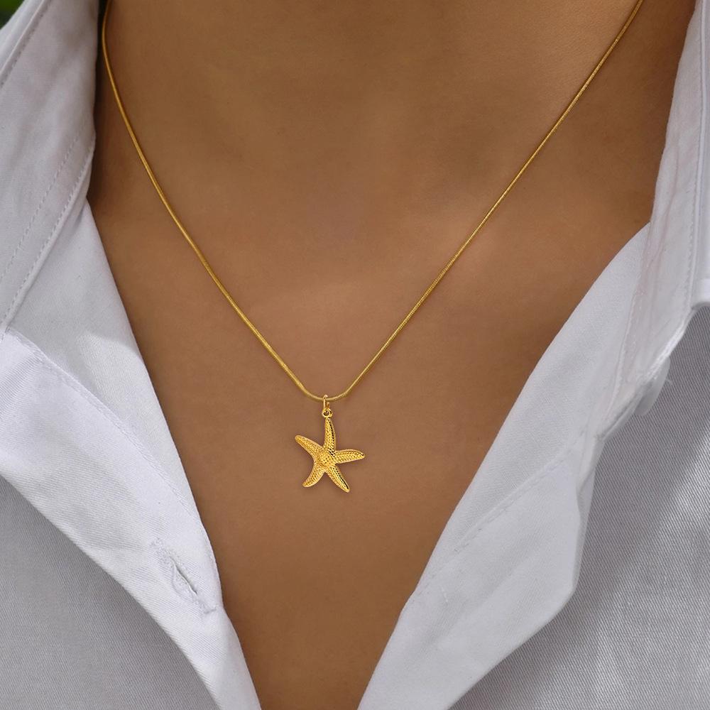 Stainless Steel Star Shell Pendant Necklace – Elegant and Personalized Women's Fashion Accessory