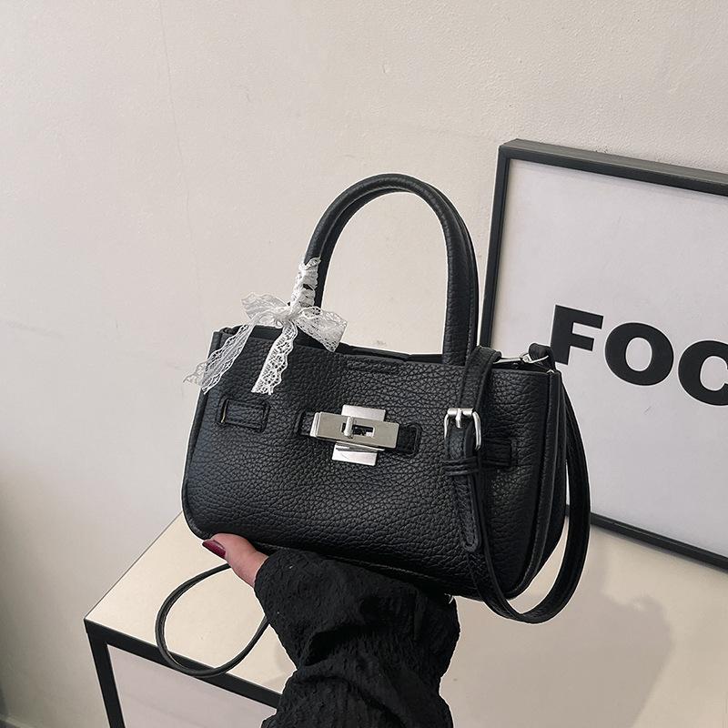 Fashion portable small bag women's new spring and summer popular versatile shoulder bag simple bucket messenger bag