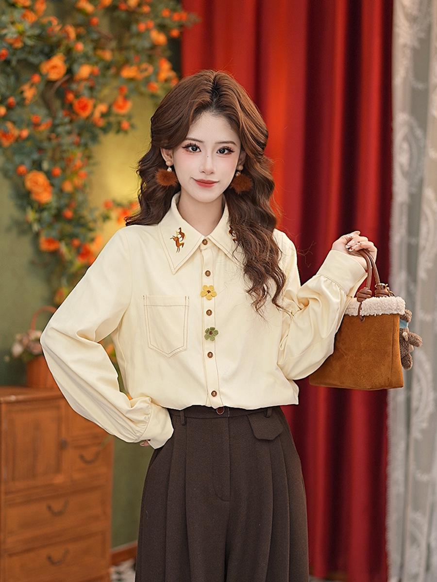 DaYuan SAD Nian Meng Embroidered Long-Sleeve Women s Layering Shirt #G15213 Small бежевый