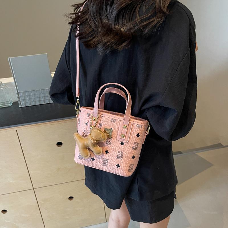 Brand Design Bucket Small Bag for Women 2024 New Fashionable Commuter Handbag Trendy Single Shoulder Diagonal Crossbody Bag