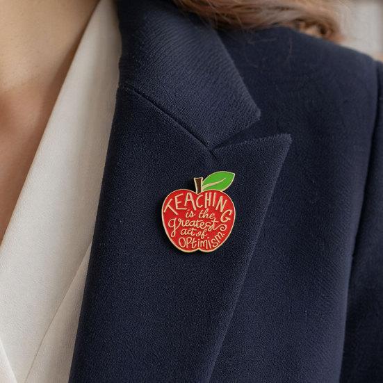 Yangyizhi Brooch Pin, Enamel Teacher-Themed Fruit Shape Lapel Lightweight Outfit Badge for Teachers Day Graduation