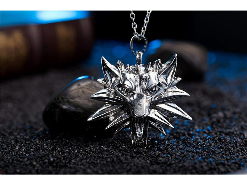 The Witcher 3 Wolf Head Necklace Pendant with Red and Black Eyes