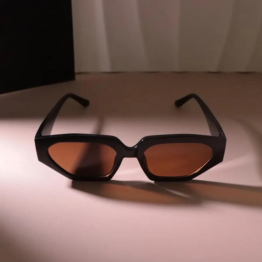 Fashion Small Sunglasses Women Men Geometric Rectangle Designer Sun Glasses Male Female Brand Lovely Travel