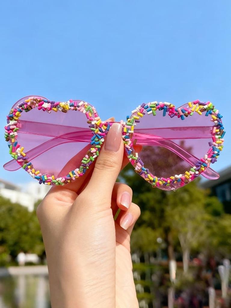 Candy Sprinkle Heart Shaped Sunglasses Novelty Design Fashion Eyewear for Street Style and Photo Booth Props KJ191