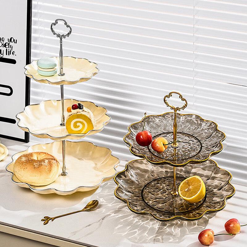 Mehrschichtige Light Luxury Obstplatte