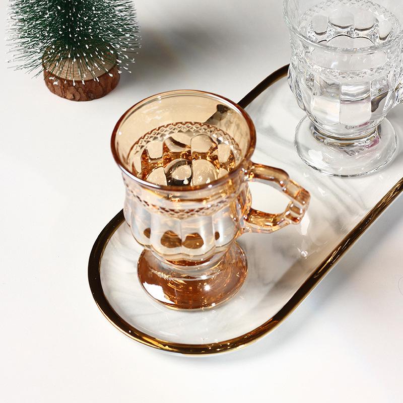 Nordischer Retro Glasbecher auf hohem Fuß - Schwarz, Milchtee, Kaffee & Wein Teegeschirr-Set