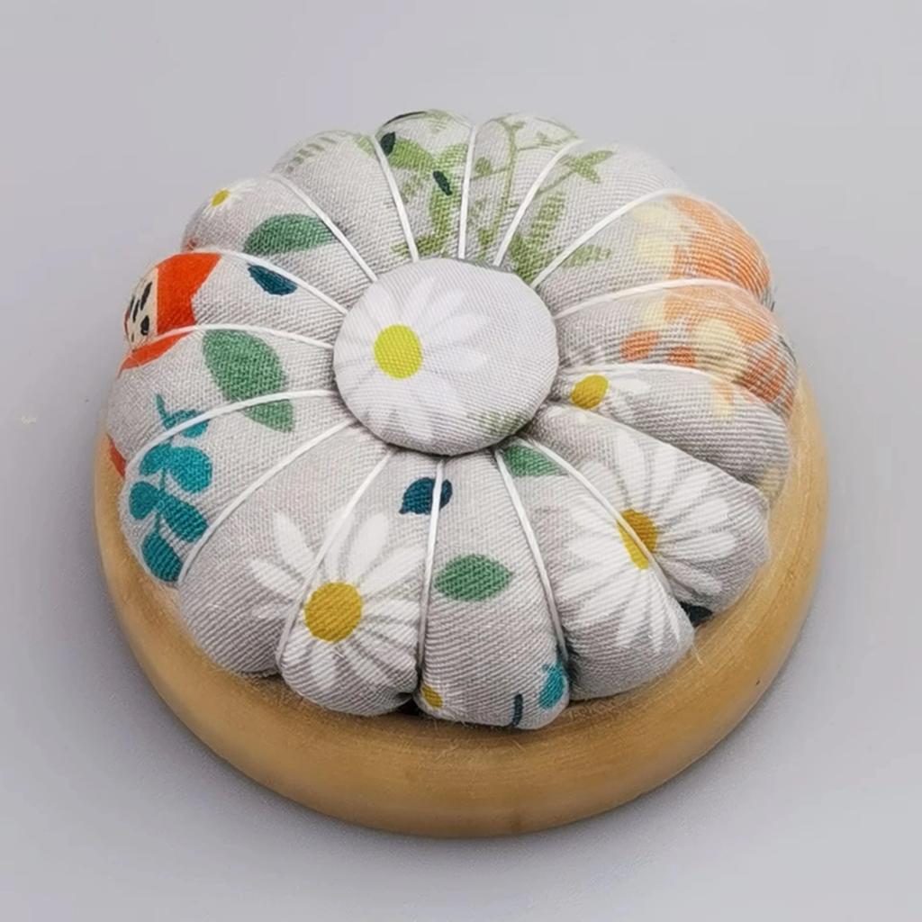 1pc Pumpkin Magnetic Needle Pin Cushion Holder Wooden Pincushions Pin Pumpkin Pincushions Needle Cushion DIY Crafts