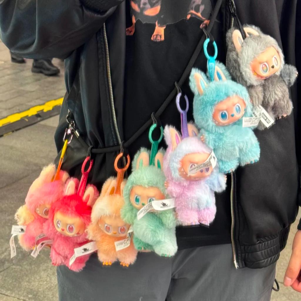 Roztomilá Labubu V3 The Monsters Box Hračka Srdíčko Vinylová Panenka Kawaii Přívěsek na Batoh Dekorace Plyšová Panenka Oblečení Dárky