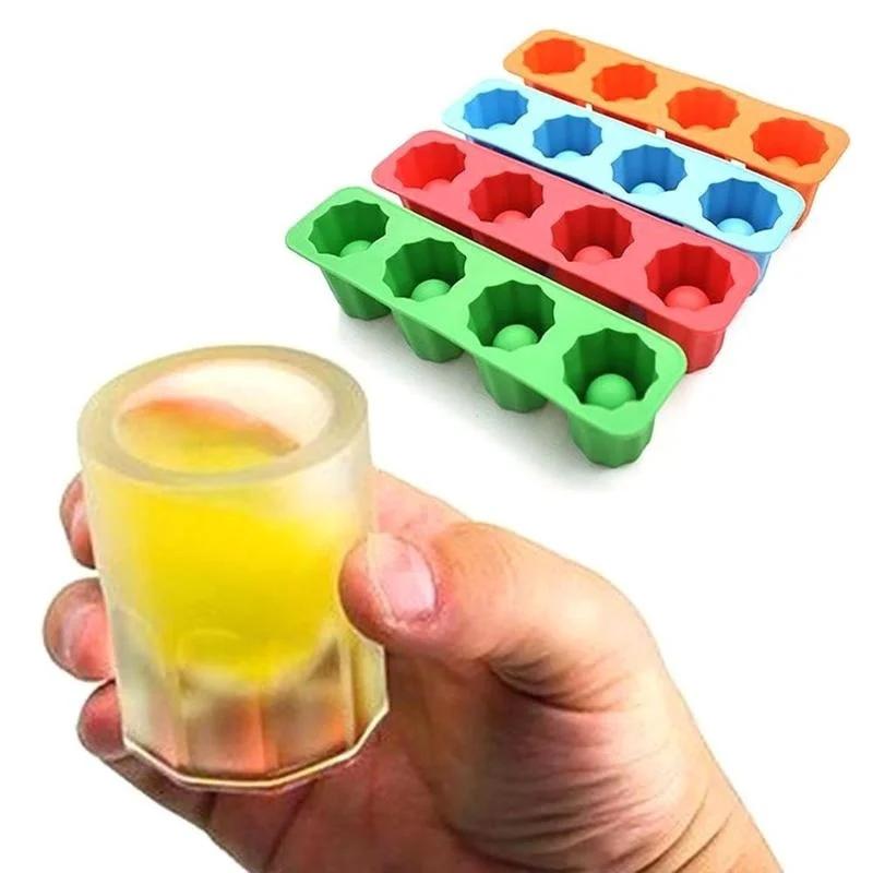 Shooters Eiswürfelbereiter Schnapsglas Gefrierform Maker Silikon Eiswürfelform Party 4-Tassen (Farbe:Zufällig)