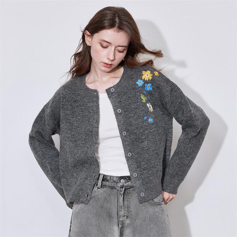 Chuyu Women's Floral Embroidered Knit Cardigan