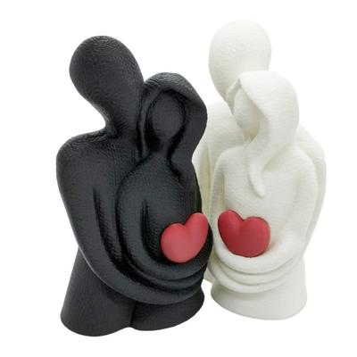 3D Printed Hugging Couple Figurine Valentine's Day Love Heart Couple Statue Home Office Desktop Decoration Ornament