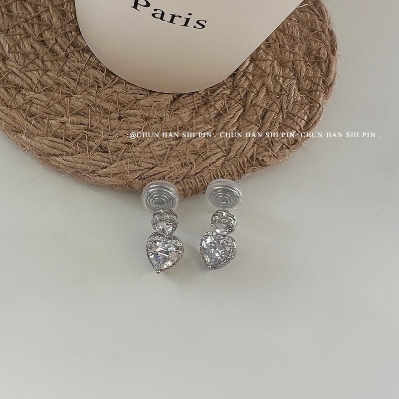

Super flash love zircon mosquito coil disc ear clips niche design sense high-end earrings women s simple versatile earrings without earholes
