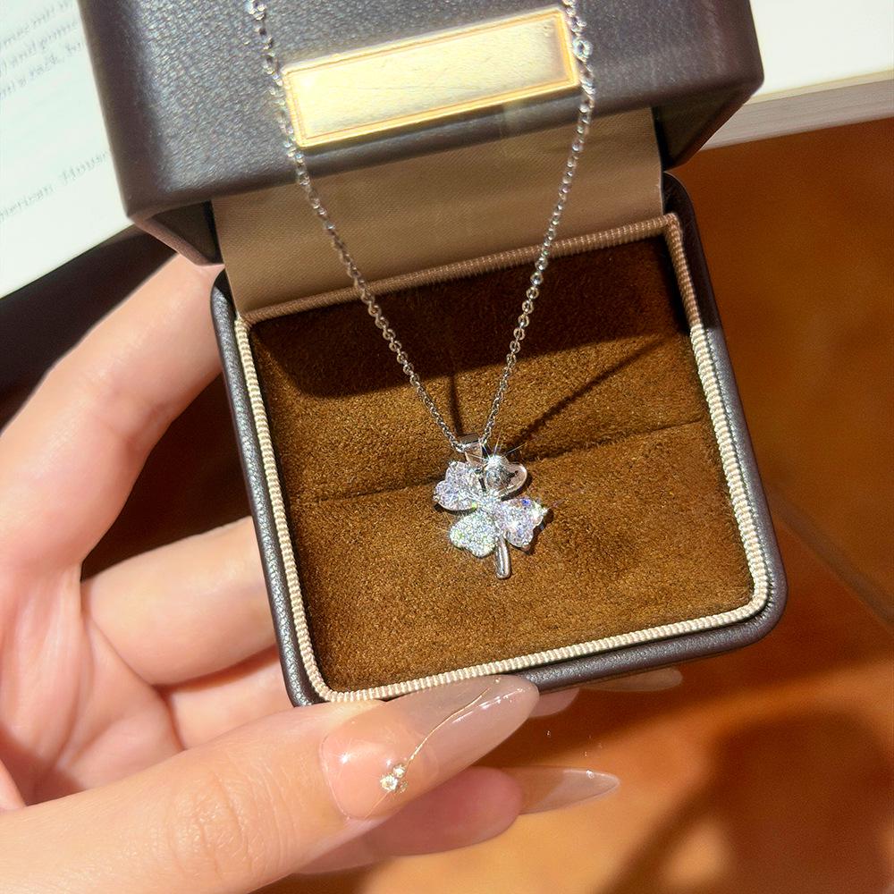 High-End Korean Zirconia Heart & Four-Leaf Clover Necklace: Versatile, Elegant Clavicle Chain for Women