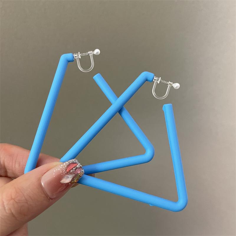 New Color-expanding Triangular Rubber Paint Texture Personalized Earrings for Women