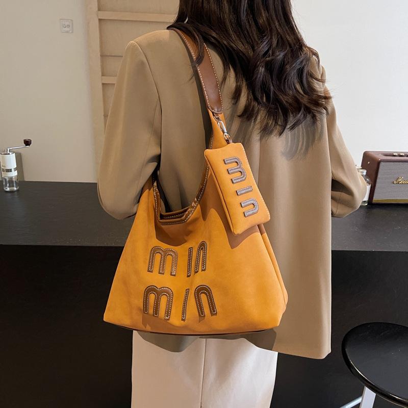 Retro suede underarm bag women's 2025 new fashion casual handbag personalized texture shoulder underarm bag