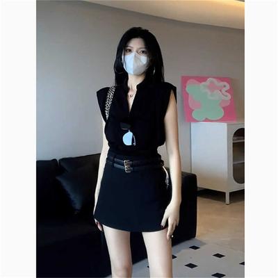 Camiseta Preta Sem Mangas Feminina Verão Design de Nicho Casual Conjunto de Saia de Cintura Alta