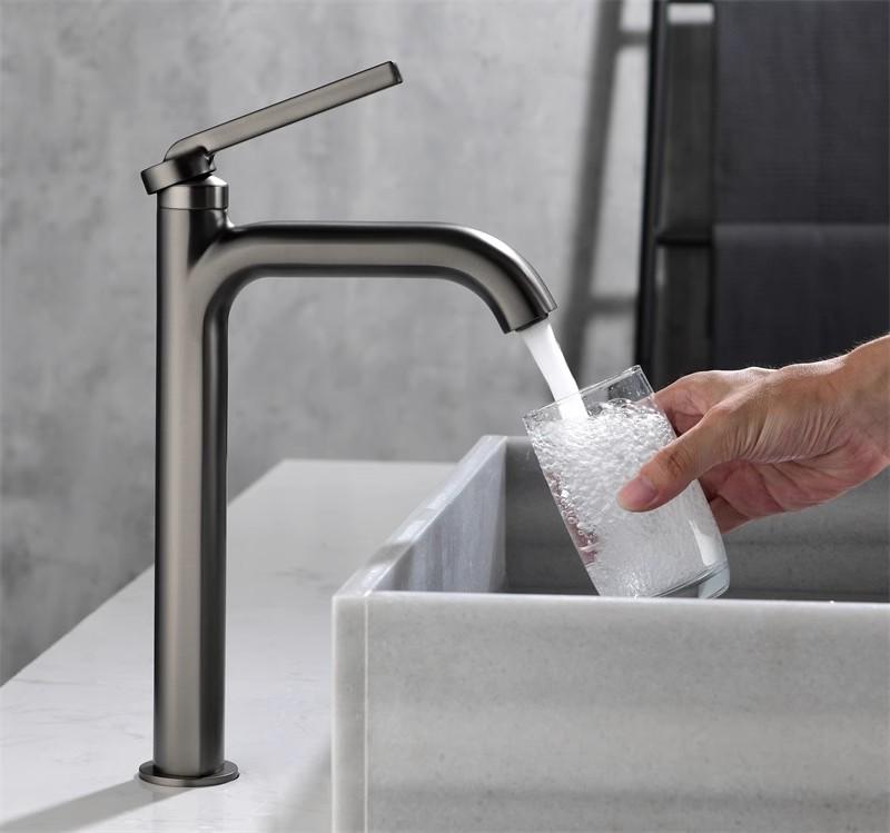 Tuqiu New Basin Faucet Black Chrome Basin Faucet Cold And Hot Brass Mixer Sink Tap Single Lever Deck Mounted Water Tap