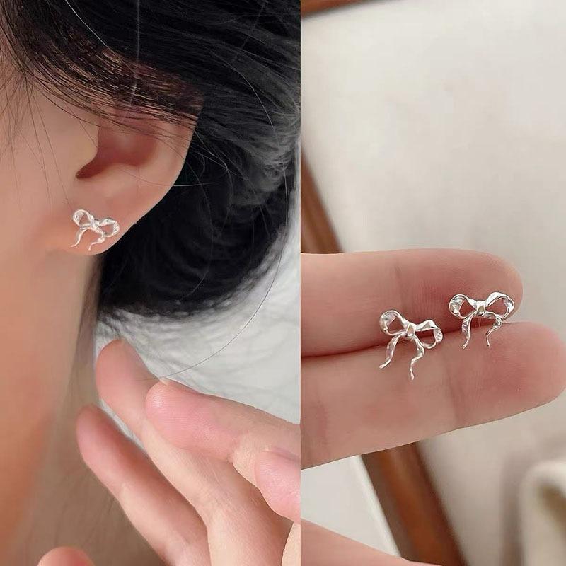 Raising Ear Holes, Small Stud Earrings for Women, Simple, Sweet, Small and Fresh Earrings, Niche Design, Versatile Earrings