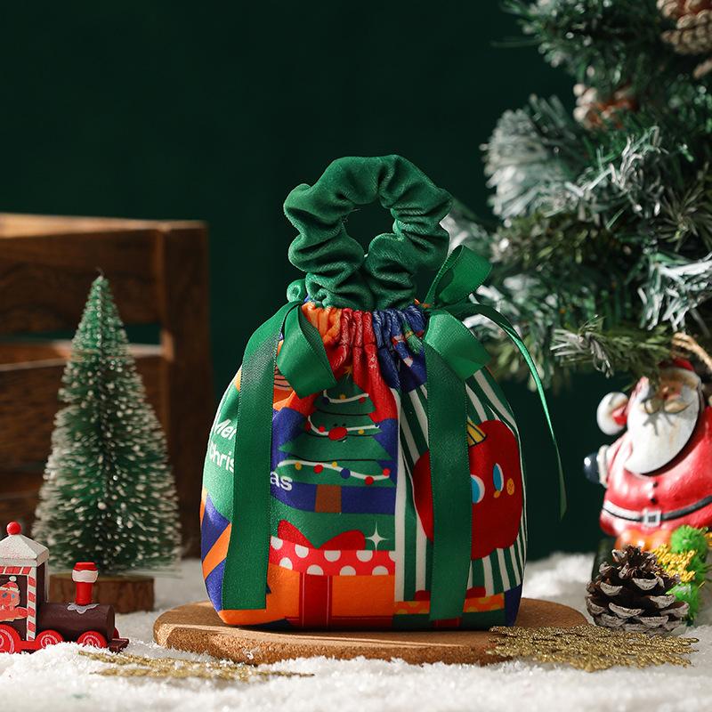 Christmas Candy Bag Pleated Velvet Gift Bag Drawstring Storage Pouch Xmas Wrapping Bags Christmas Party Decoration Kids Favors