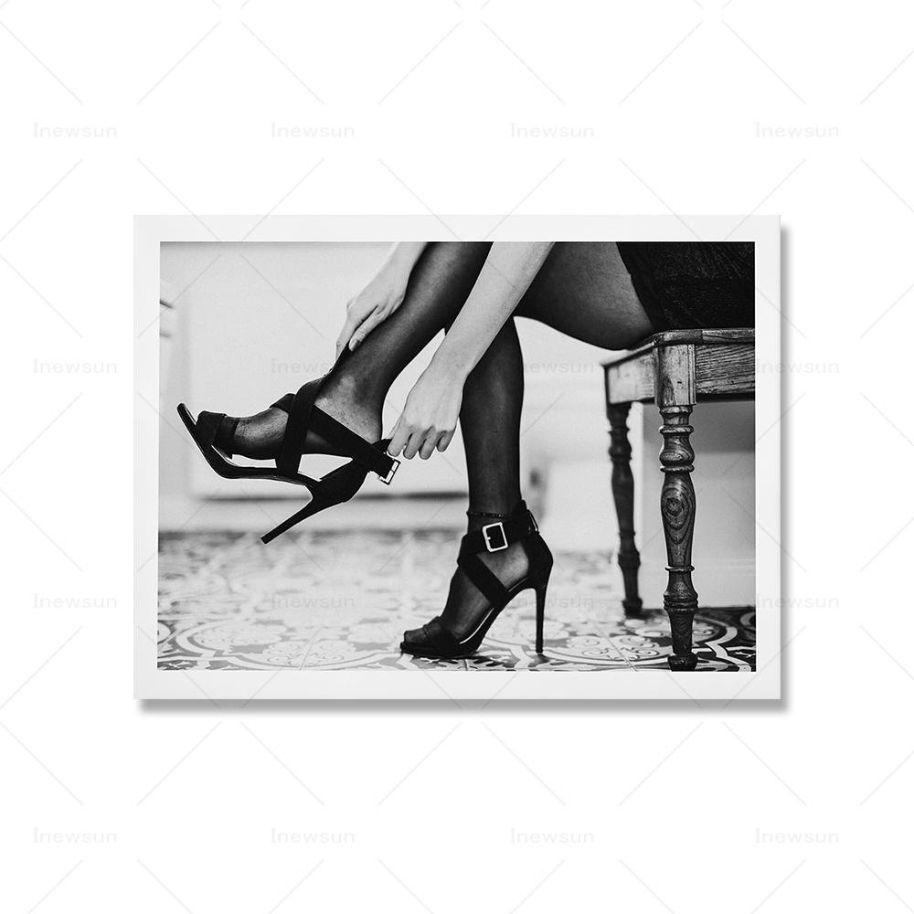 

Мода Красота Женщина Отдыхает У Окна Настенная Художественная Печать Черно-Белая Фотография Моды Высокие Каблуки Плакат Декор Спальни 30x40cm No Framed