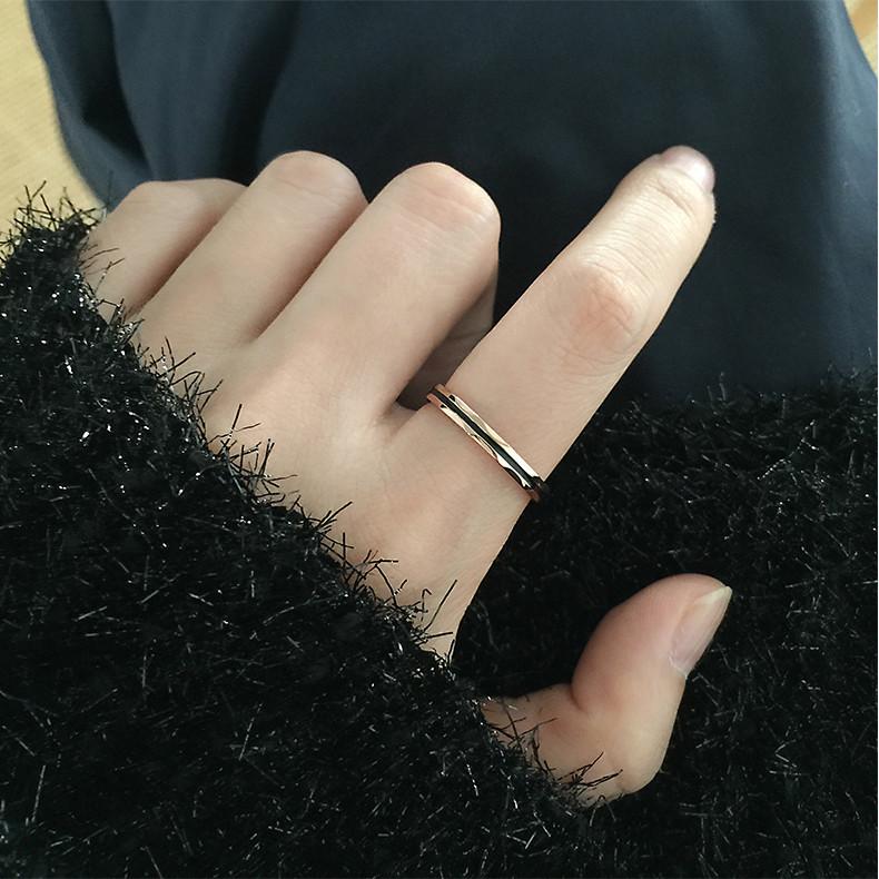 Черный Эпоксидный и Золотой Ромбовидный Мизинец Корейского Стиля Size 4 розового золота