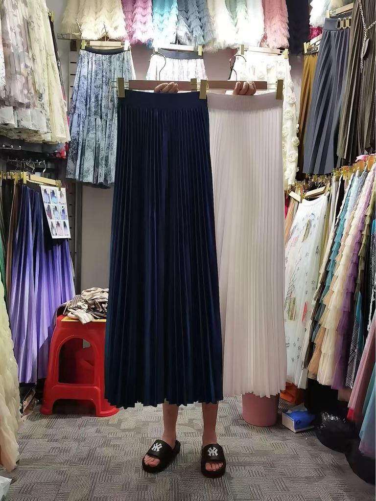 Dámská midi sukně z šifonu s vysokým pasem a plisováním - Červená áčková na léto