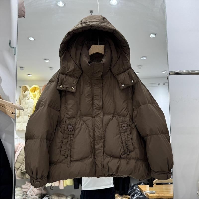 

Модная белая куртка-пуховик с капюшоном и круглой застежкой на кнопках, женская короткая зимняя новая свободная теплая куртка из белого утиного пуха M (125-72.5 kg) кофейный