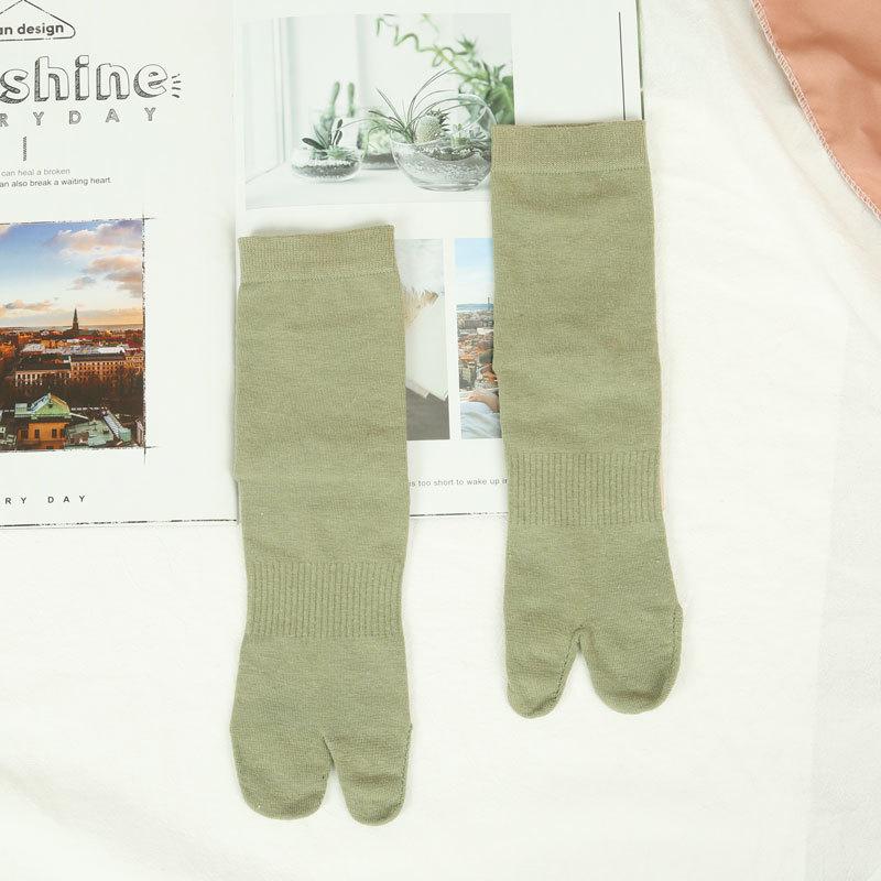 Calcetines de mujer hasta la pantorrilla con dos dedos divididos, color liso, estilo japonés, finos, diseño de pezuñas de cerdo