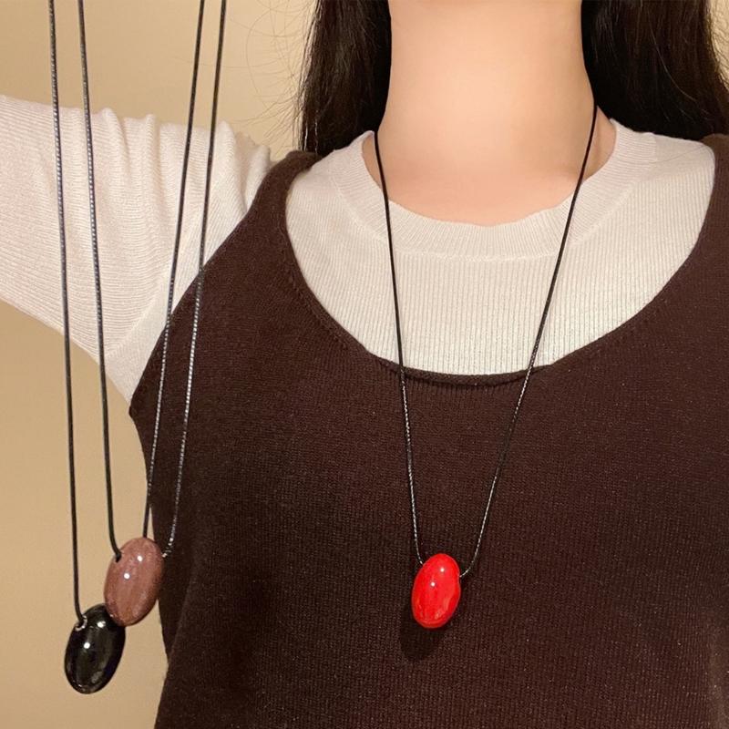 Fashionable Long Black Cord Sweater Chain Agate Sphere Long Necklace Unique Clavicle Chain Jewelry for Fashion Lover