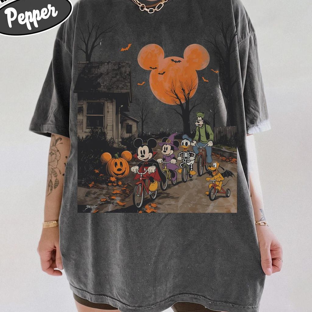 Vintage Disney Halloween Shirt Mickey and Friends Spooky Tee Comfort Colors Vintage Style Halloween Family Vacation T-Shirt