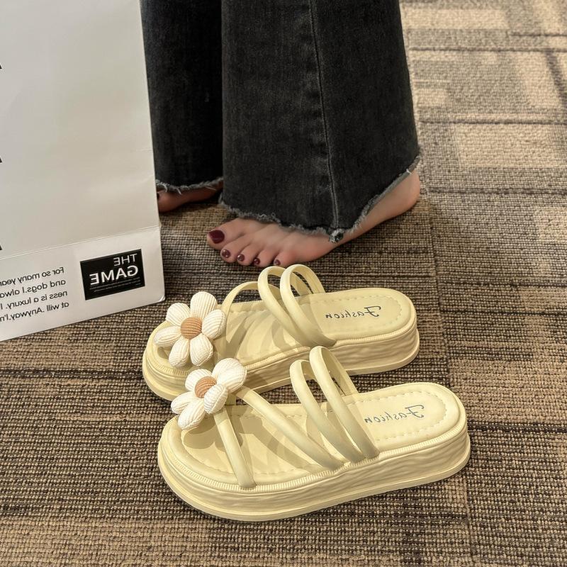 

Super fire women s shoes, sandals women s summer new sweet flower thin strap thick sole cover, middle heel and cool slippers 35