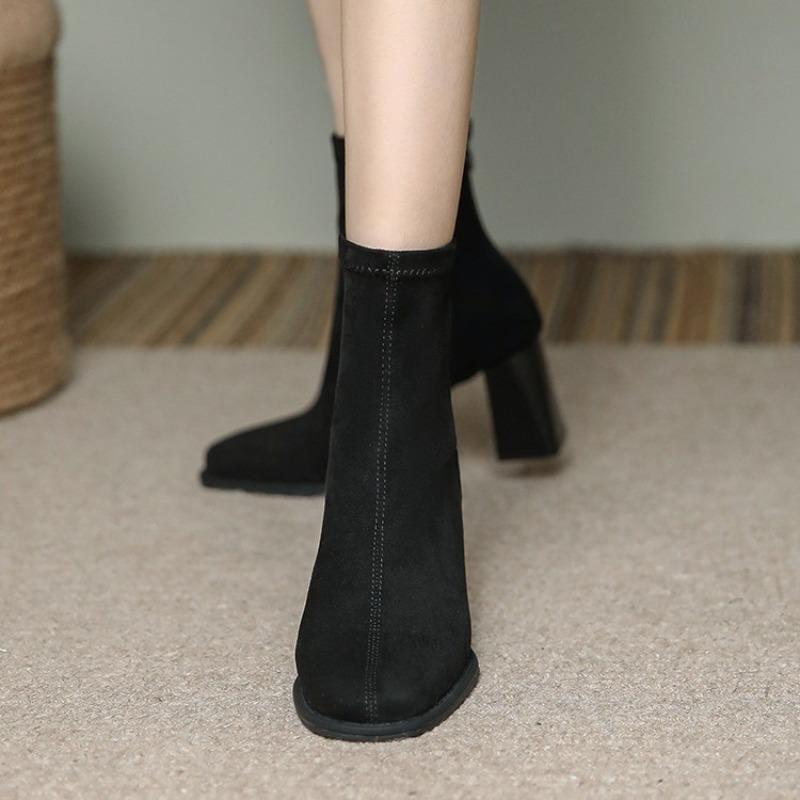 Pile boots women's new autumn and winter velvet retro medium tube simple high heel pointed thick heel short boots black
