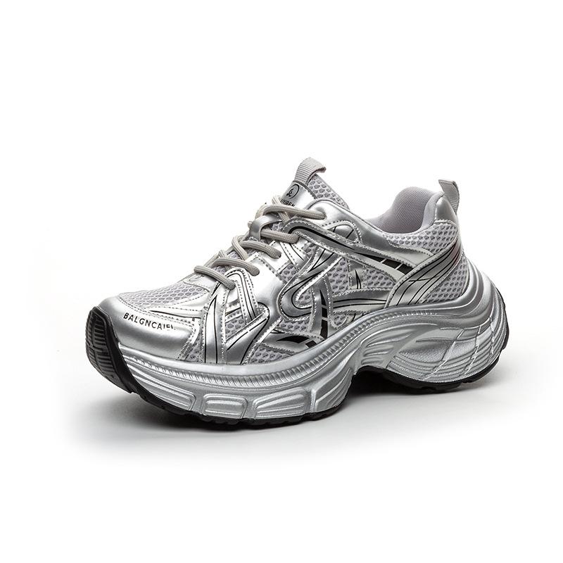 Dad shoes girl 2025 autumn new Internet celebrity with the same lightweight thick sole heightening sports casual fashion versatile women's shoes