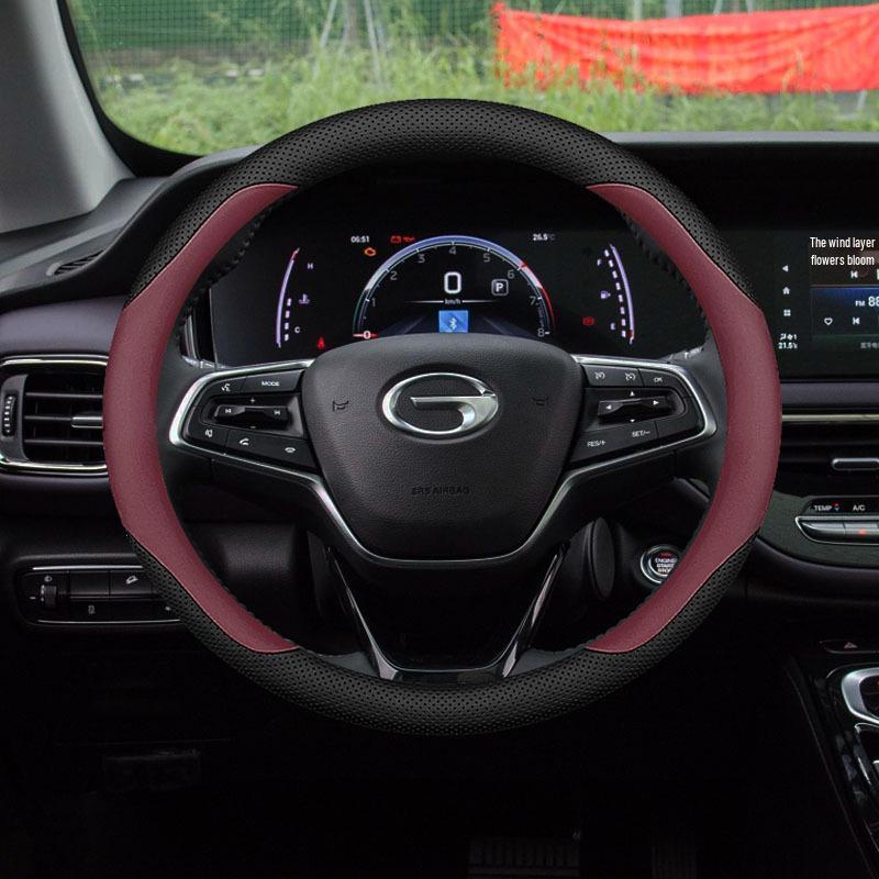 Trumpchi M6 Max Pro Nappa Leather Steering Wheel Cover: Ultra-Thin, Anti-Slip, Sweat-Absorbing, All-Season.