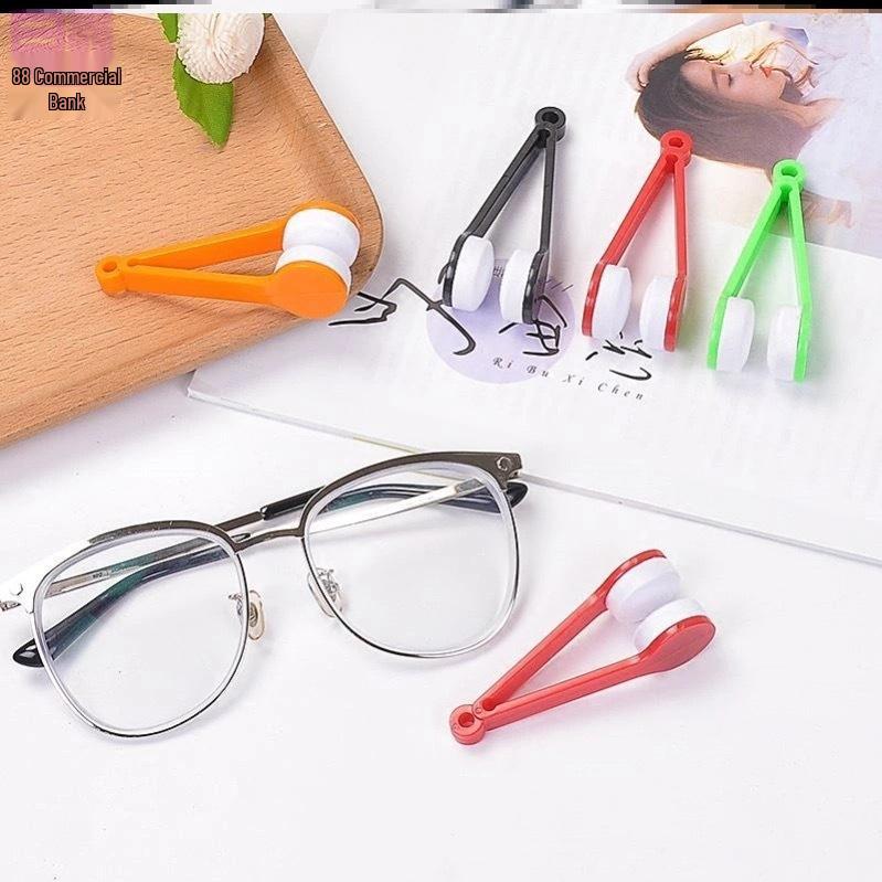 High-End Portable Glasses Cleaner: Multifunctional, No-Traces, Lens-Safe, Easy-To-Replace Lens Cloth.