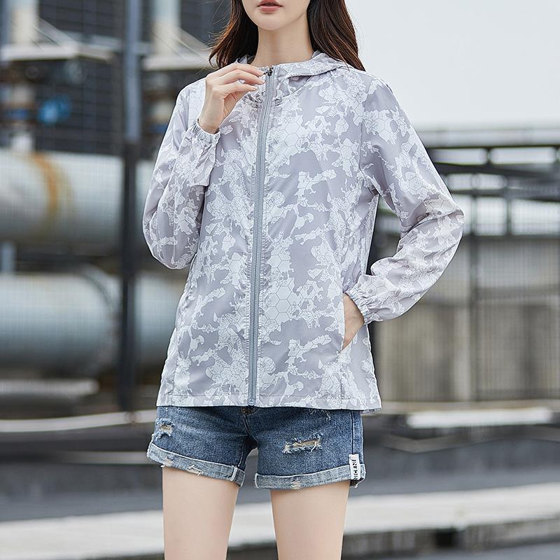 

Женская камуфляжная свободная куртка с капюшоном в стиле ретро, ​​повседневная удобная ветрозащитная куртка XS