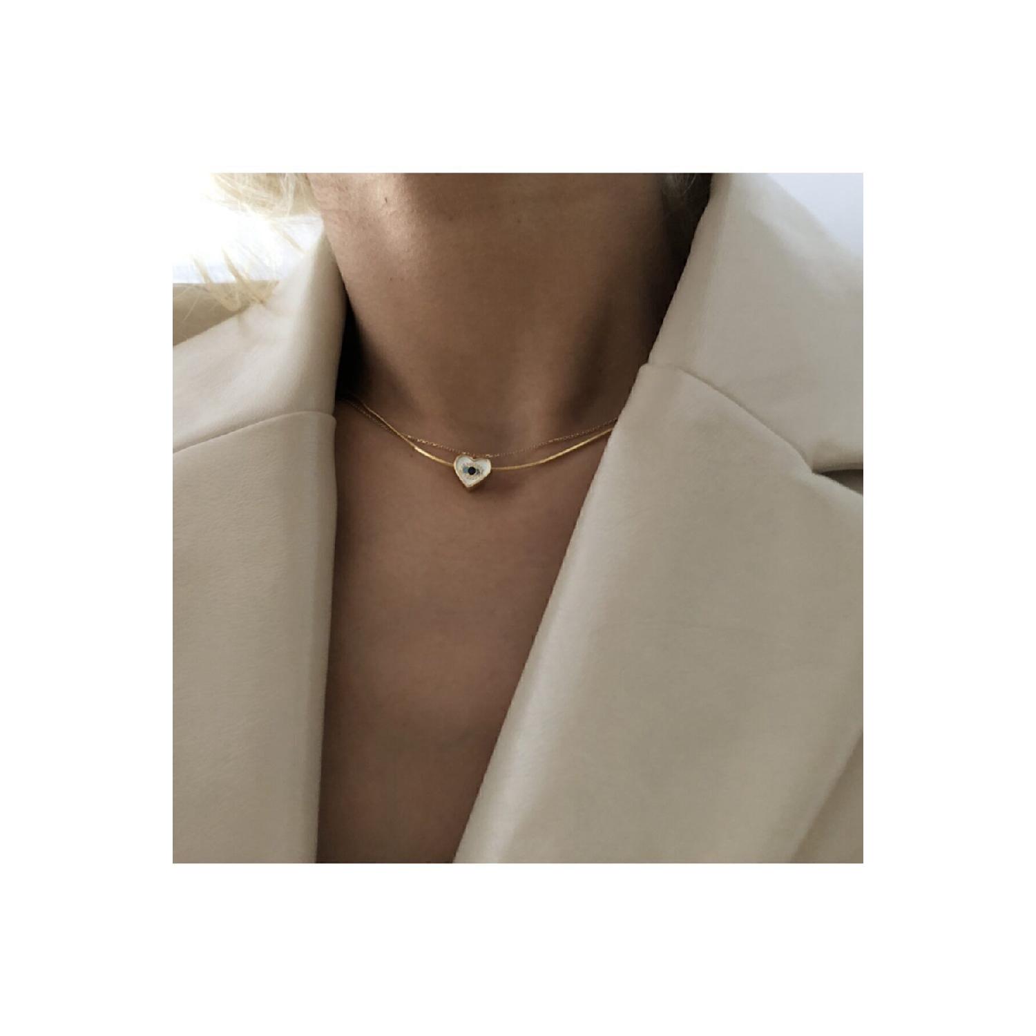 

Eye Patterned White Heart Necklace With Steel Chain золотой