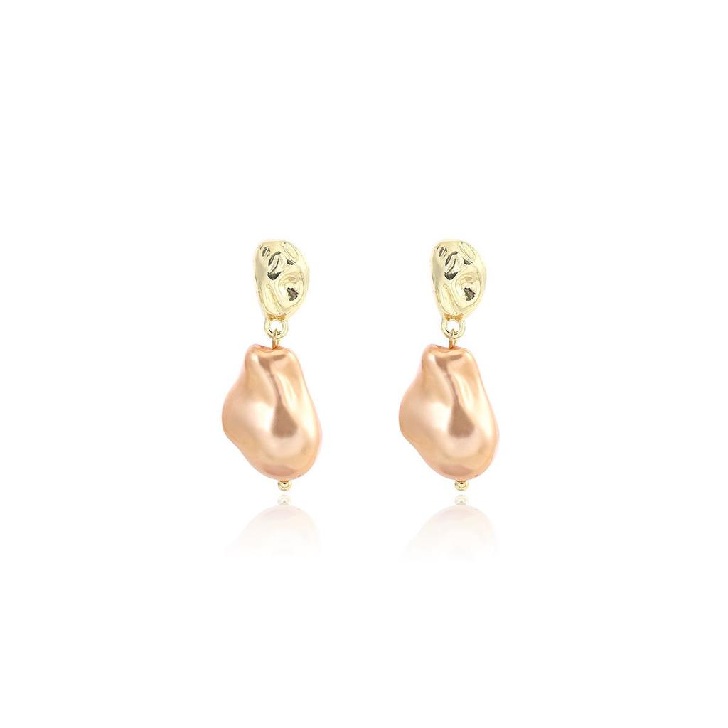 Silver Needle Baroque Pearl Earrings: French Retro Court Style, Light Luxury Fashion, Temperament Dangles.