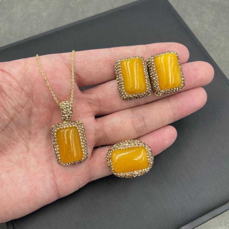 Bienenwachs Jade Inlay Dreiteiliges Set, Personalisierter Mittelalterlicher High-End Punkt Diamant Schmuck
