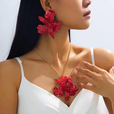 European & American 3-Piece Floral Jewelry Set: Necklace & Earrings for Holidays & Banquets