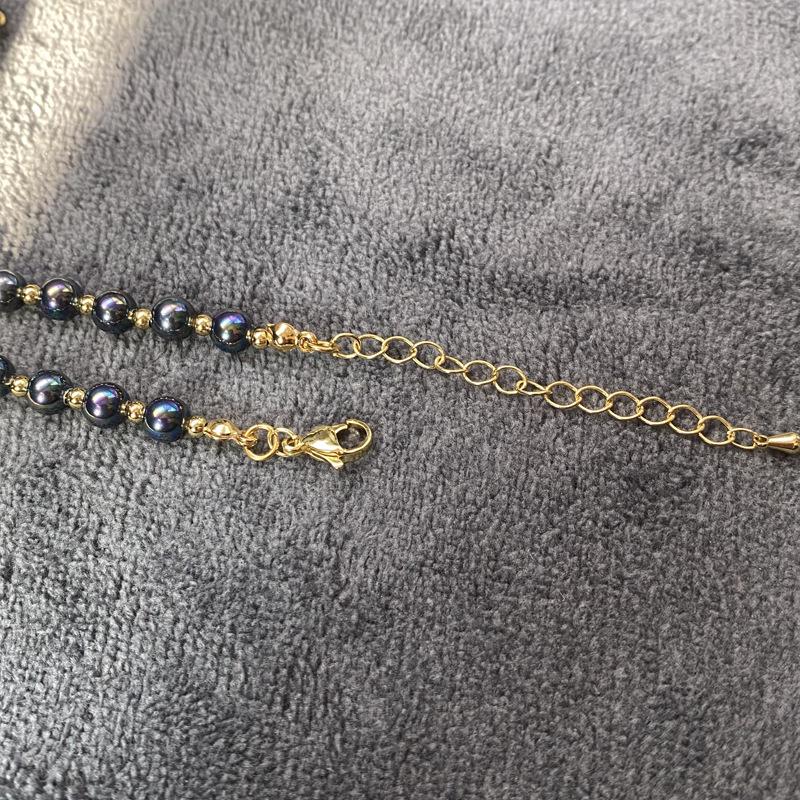 Handmade Baroque Pearl Necklace with Shell Bead Pendant Niche Design