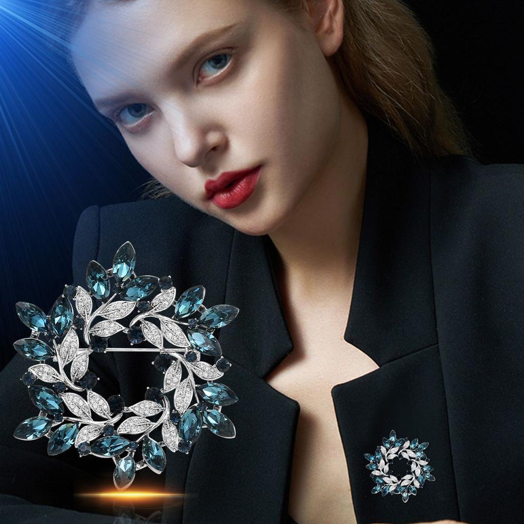 Ladies Light Luxury Vintage Elegant and Fashionable Round Flower wreath Brooch Versatile and Unique Design Sense