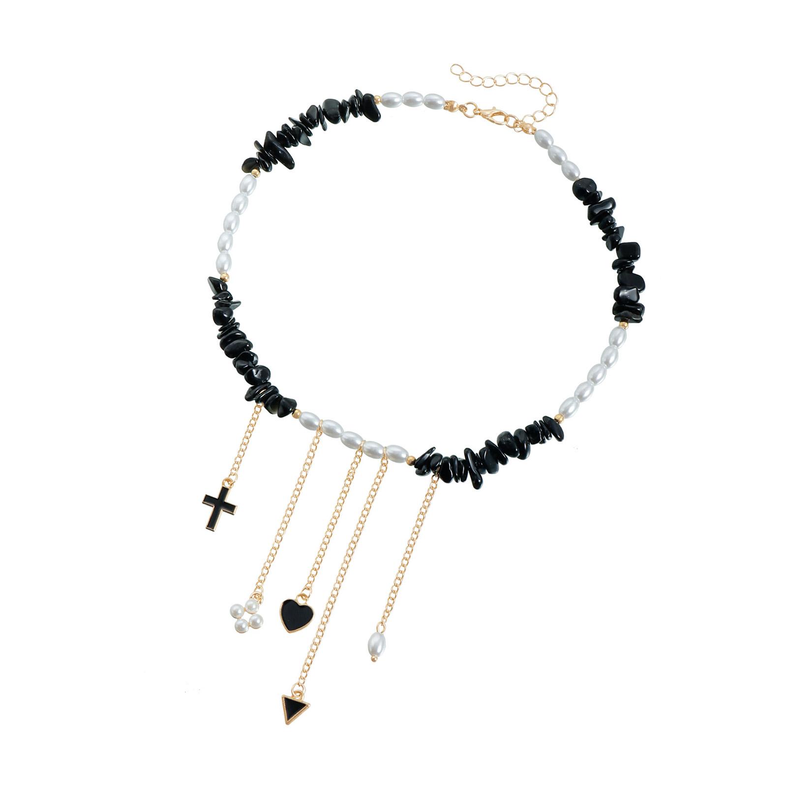 

Элегантное жемчужное колье-сердце, регулируемая длина для модных женщин, ищущих стильные образы для повседневной носки.