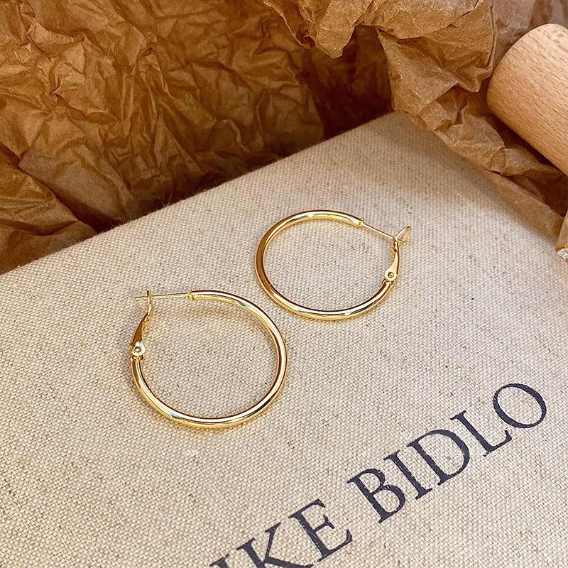 Exaggerated Large Plated Ear Clips Light Luxury Niche High-end Unique Design Trendy Gift Elegant Lady's Classic Casual Jewelry