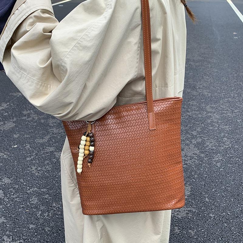 Summer new tote bag women's bag large-capacity college student commuting bag casual shoulder shopping bag