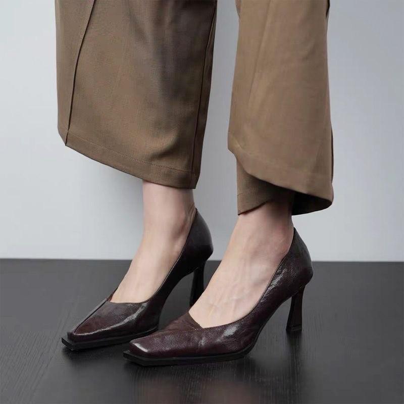 Niedriger Ausschnitt Quadratische Zehenpartie Hohe Absätze Damen Nischen-Designgefühl Retro Stiletto Bequeme Einzelne Schuhe