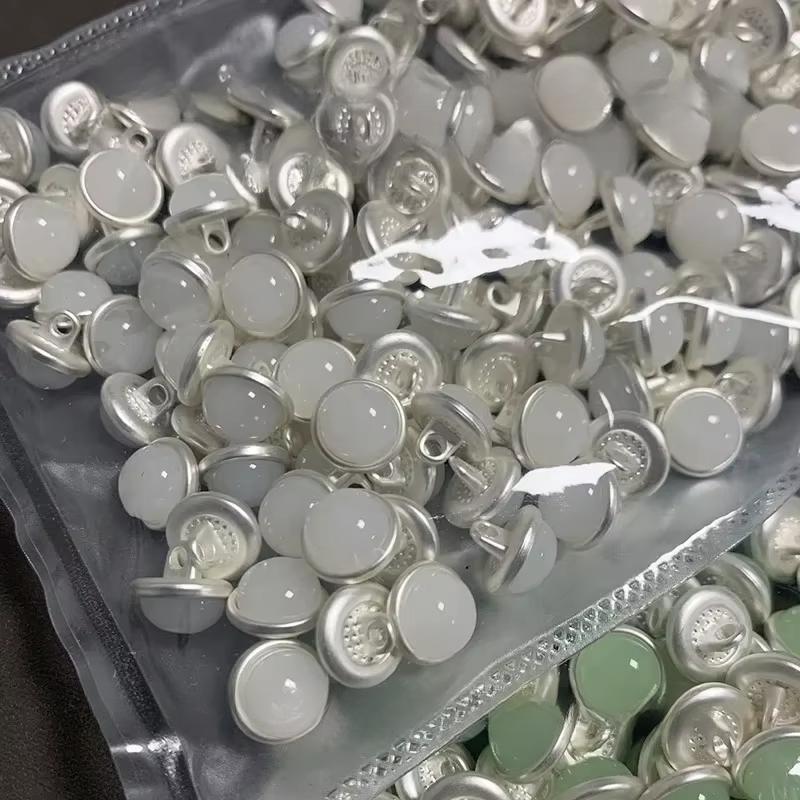 10 teile/los Schöne Jewel Tasten Edelstein Glanz 10mm Runde Kleine Schaft Tasten Bluse Rock Nähen Zubehör
